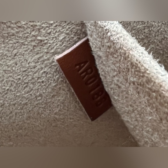 Louis Vuitton Marignan Handbag Monogram Canvas in Sesame - Picture 15 of 17